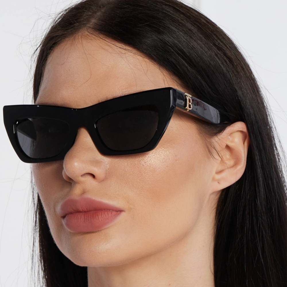 Burberry cat eye sunglasses